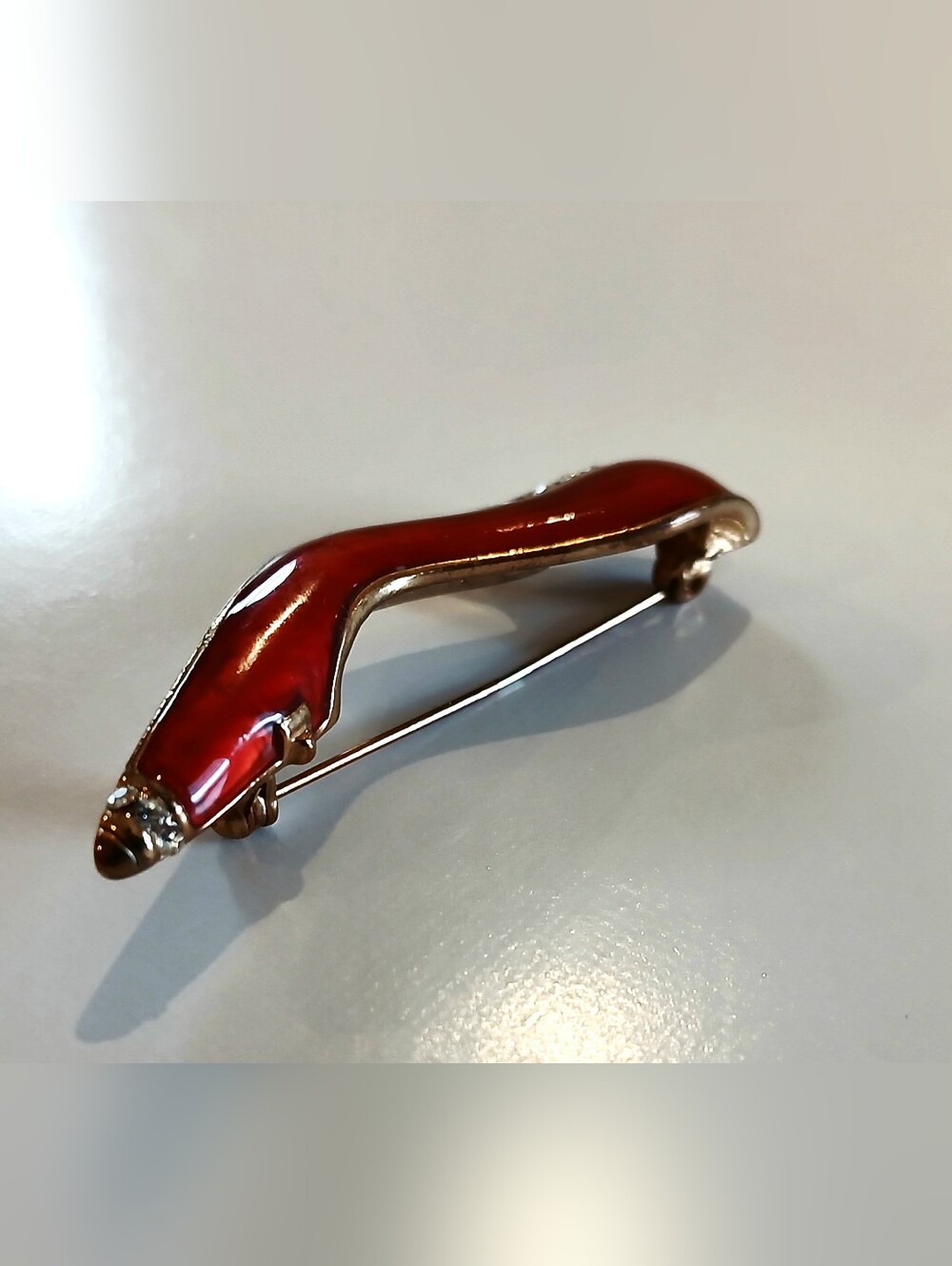Vintage Red High Heel Shoe Brooch - Elegant Crystal Accent - Picture 4 of 6